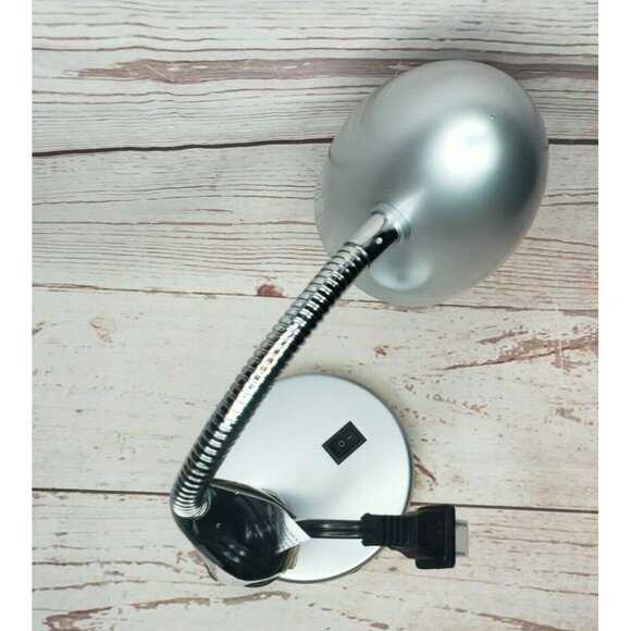 Mainstays Silver LED Desk Lamp – 3.5W Flexible Gooseneck, Long-Lasting Light - Picture 10 of 11